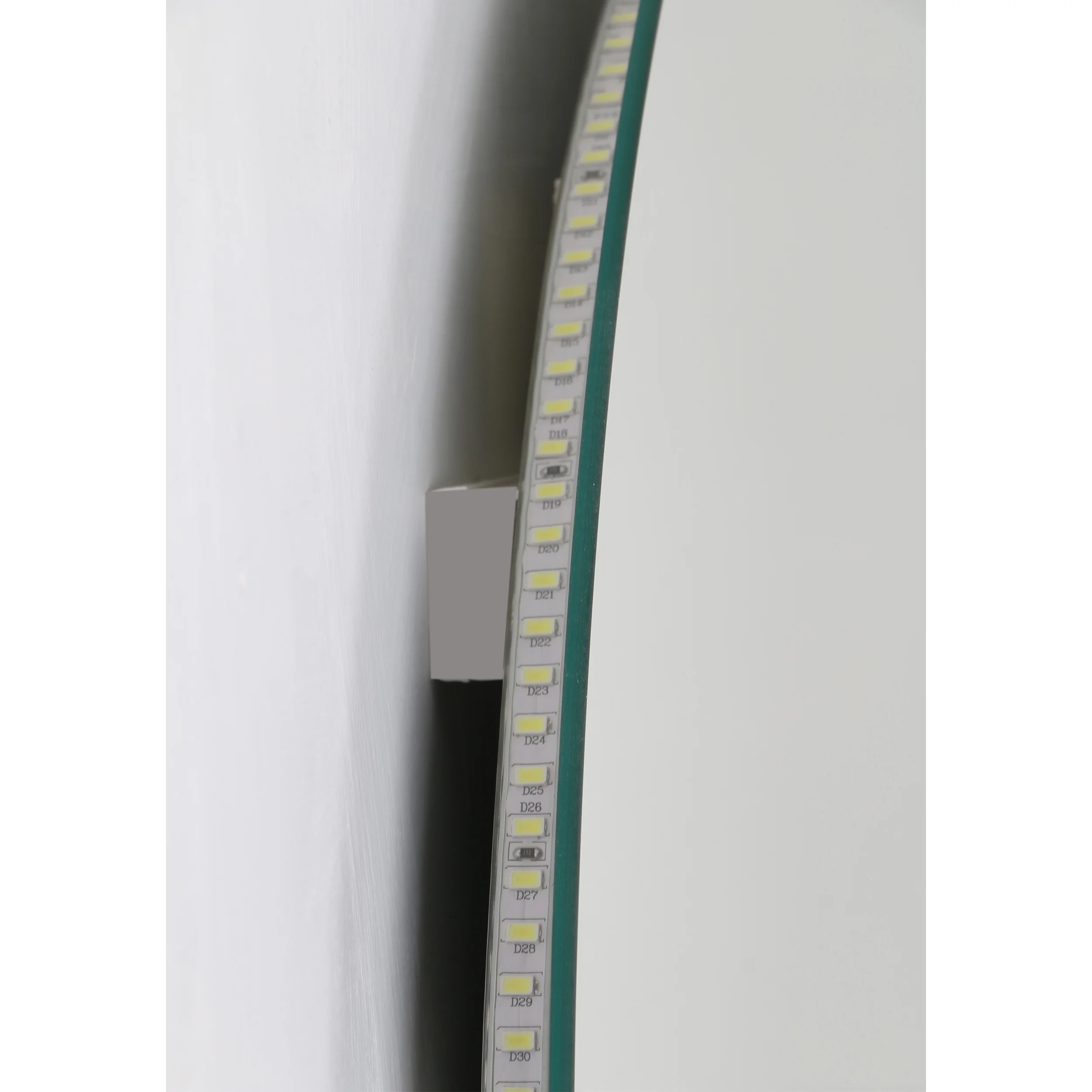 آینه سرویس بهداشتی  دلفین مدل ضدبخار TCH-HT-SQ 61 آینه سرویس بهداشتی  دلفین مدل ضدبخار TCH-HT-SQ 61