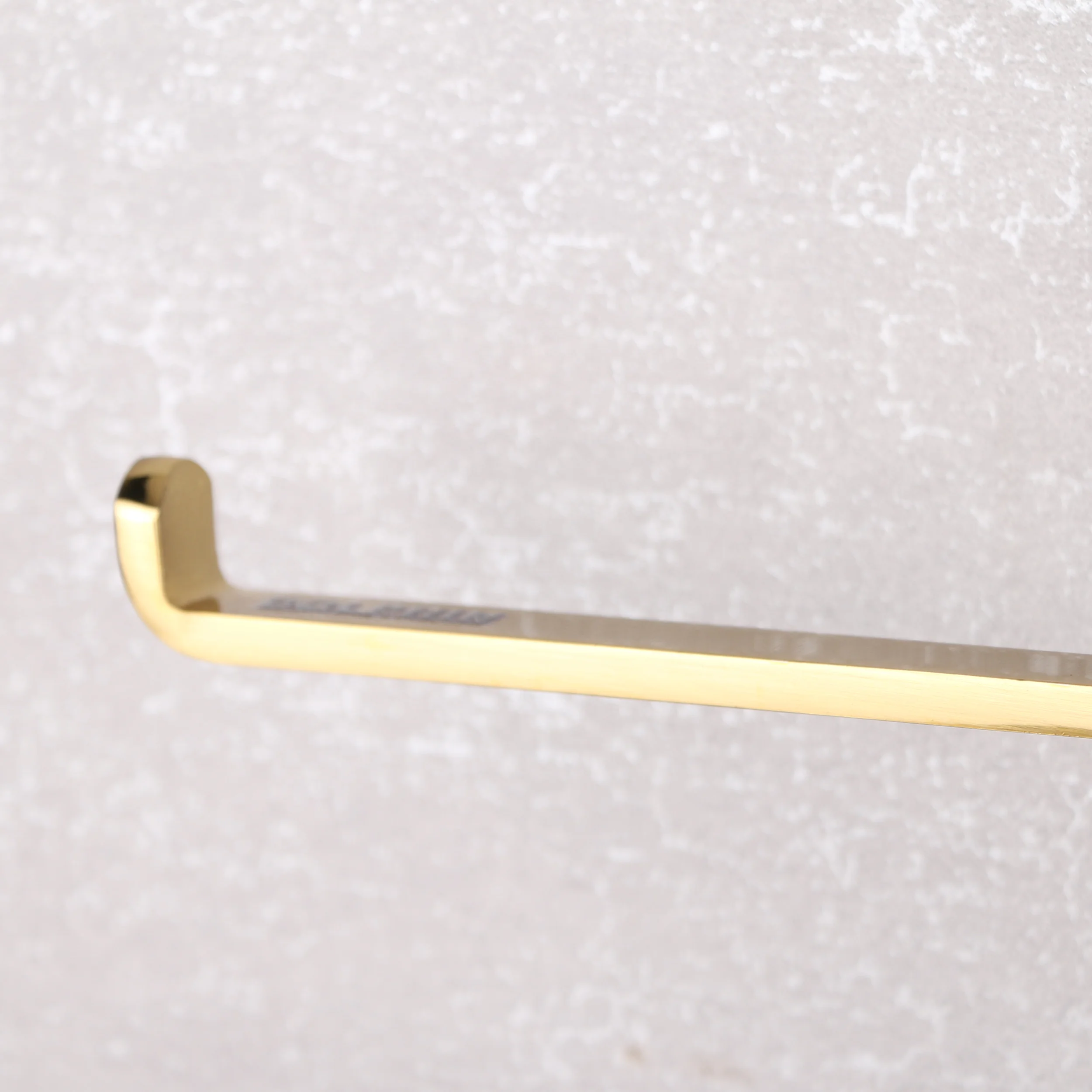 پایه رول دستمال کاغذی دلفین مدل RCT-B-Gss | طلایی مات | گارانتی اصالت و سلامت فیزیکی کالا پایه رول دستمال کاغذی دلفین مدل RCT-B-Gss | طلایی مات | گارانتی اصالت و سلامت فیزیکی کالا