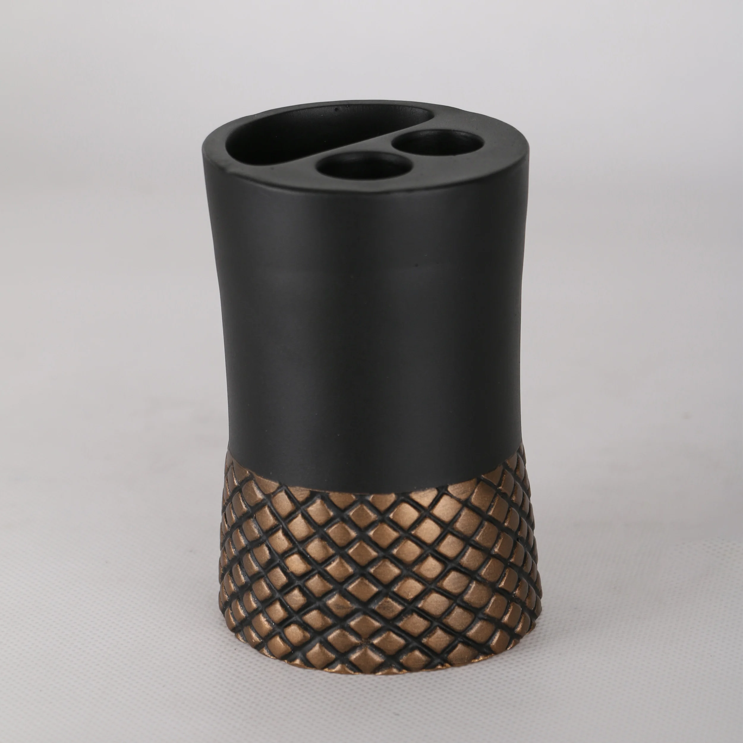 ست سرویس بهداشتی 4 پارچه دلفین مدل 001-Bl | مشکی | گارانتی اصالت و سلامت فیزیکی کالا ست سرویس بهداشتی 4 پارچه دلفین مدل 001-Bl | مشکی | گارانتی اصالت و سلامت فیزیکی کالا