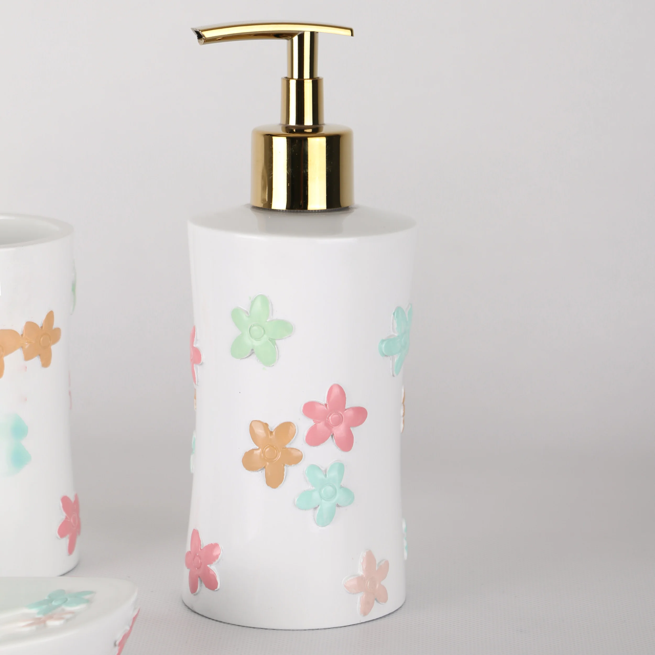 ست سرویس بهداشتی 4 پارچه دلفین مدل 003-W | سفید | گارانتی اصالت و سلامت فیزیکی کالا ست سرویس بهداشتی 4 پارچه دلفین مدل 003-W | سفید | گارانتی اصالت و سلامت فیزیکی کالا