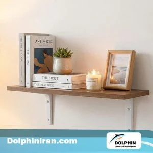 شلف دیواری صاف و ساده طرح چوب برای نگهداری حوله و لوازم بهداشتی در حمام